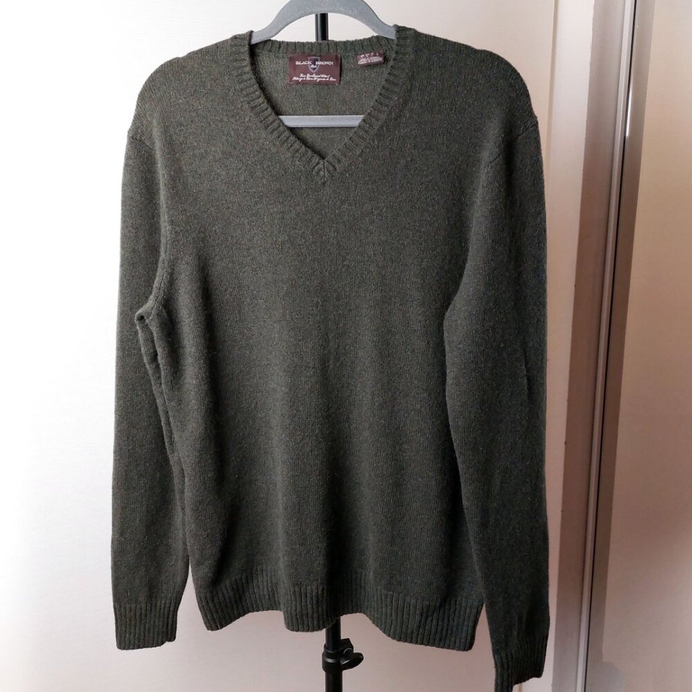 NWOT Moss Green Lambswool Blend Mens V-Neck Sweater L